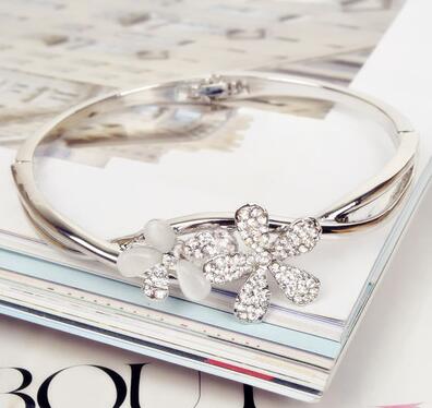 韓版高檔水晶貓眼石花朵手鐲女韓國(guó)鋯石手鏈?zhǔn)汁h(huán)手飾品生日禮物六C4-1-3