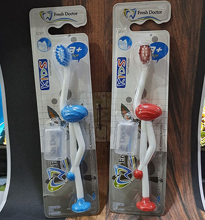 204卡通可愛自帶牙刷套軟毛兒童牙刷a15-3-3