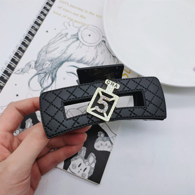 特價(jià)6號(hào)水鉆皮質(zhì)抓夾高級(jí)感時(shí)尚大號(hào)黑色鯊魚夾C7-2-4