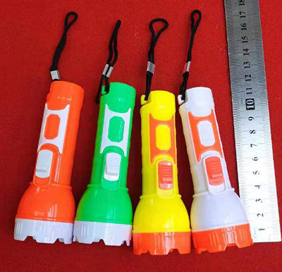 （960支/件）338強(qiáng)光塑料手電筒 手握式LED徒步強(qiáng)光電筒六B27-2-2